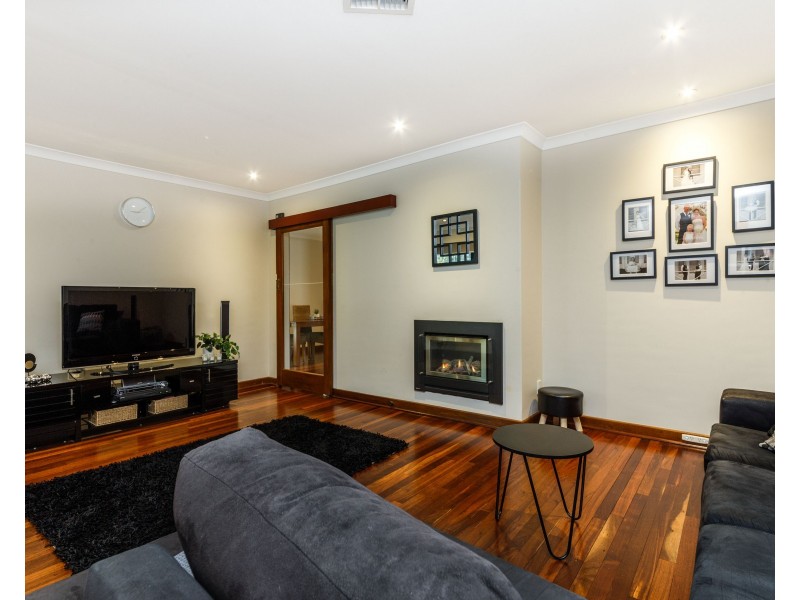 32 Bullfinch Street, Spearwood WA 6163