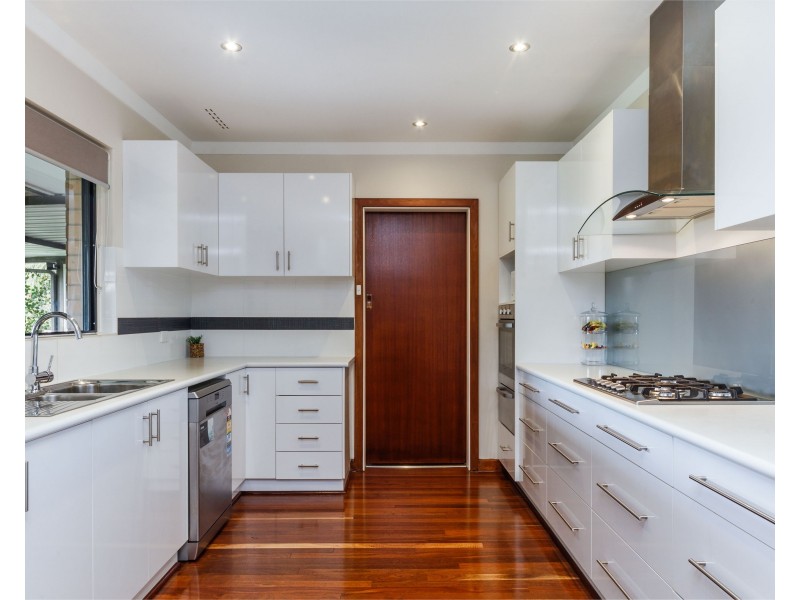 32 Bullfinch Street, Spearwood WA 6163