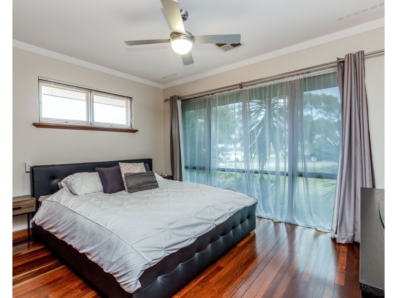 32 Bullfinch Street, Spearwood WA 6163
