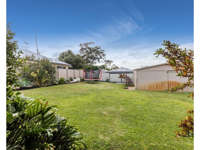 32 Bullfinch Street, Spearwood WA 6163