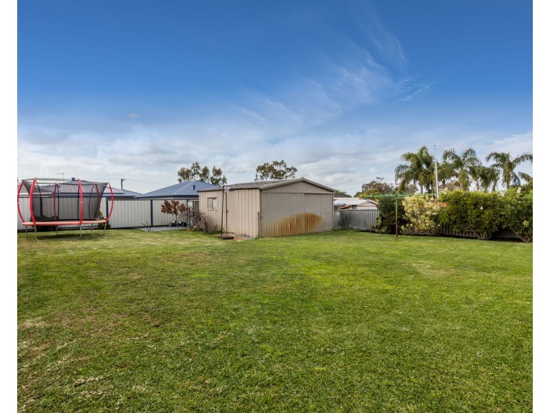 32 Bullfinch Street, Spearwood WA 6163
