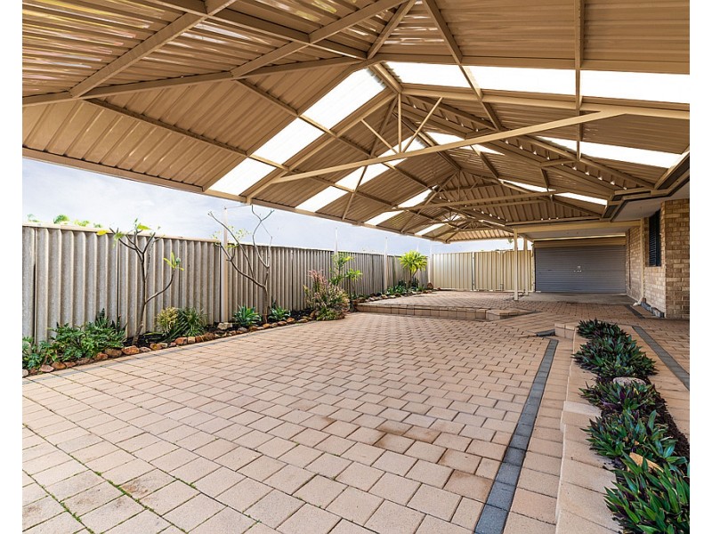 24 Starlight Pass, Seville Grove WA 6112