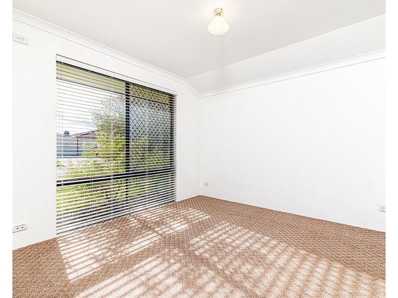 24 Starlight Pass, Seville Grove WA 6112