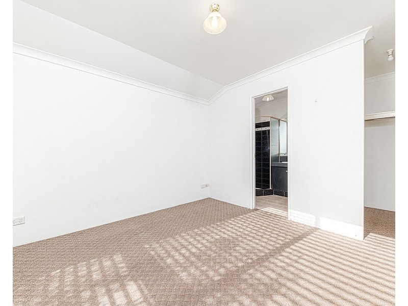 24 Starlight Pass, Seville Grove WA 6112