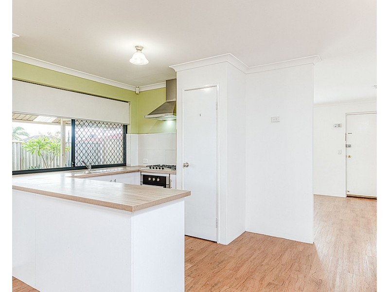 24 Starlight Pass, Seville Grove WA 6112