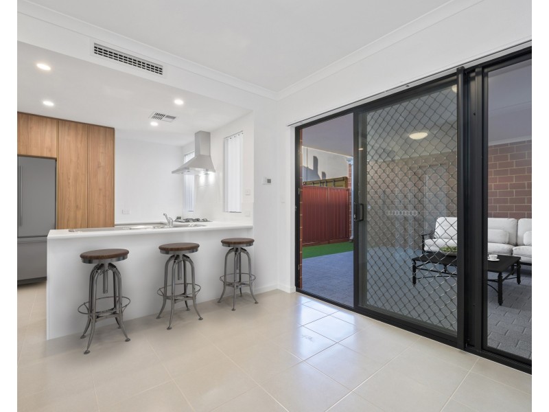 1/3 Garston Way, North Coogee WA 6163