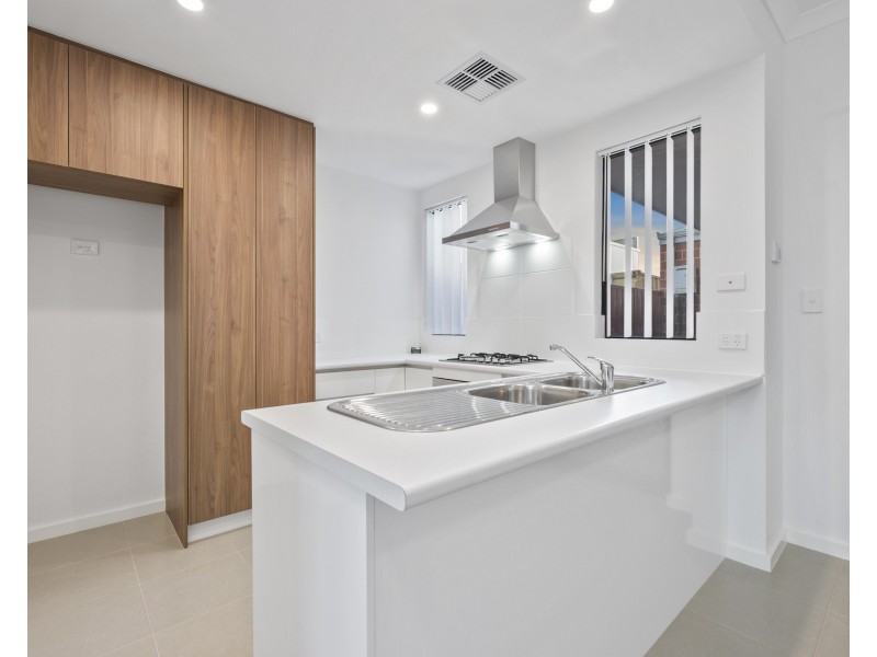 1/3 Garston Way, North Coogee WA 6163