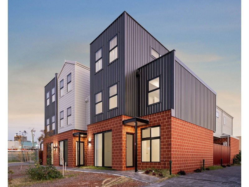 1/3 Garston Way, North Coogee WA 6163