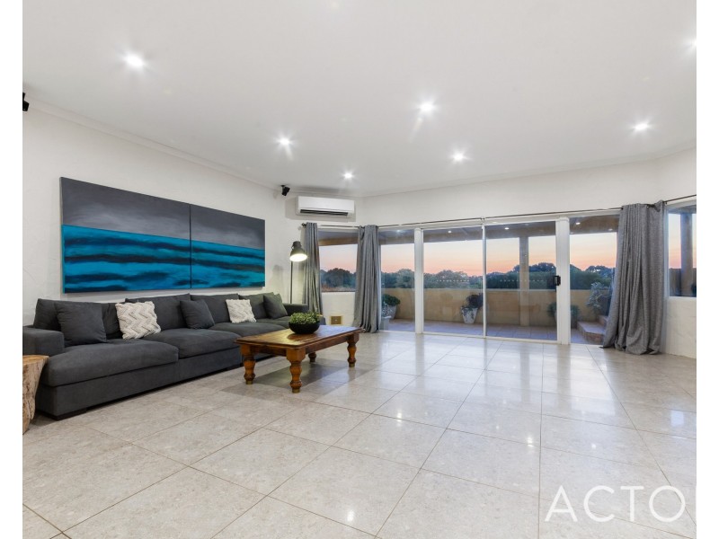 12 Geordie Court, Coogee WA 6166