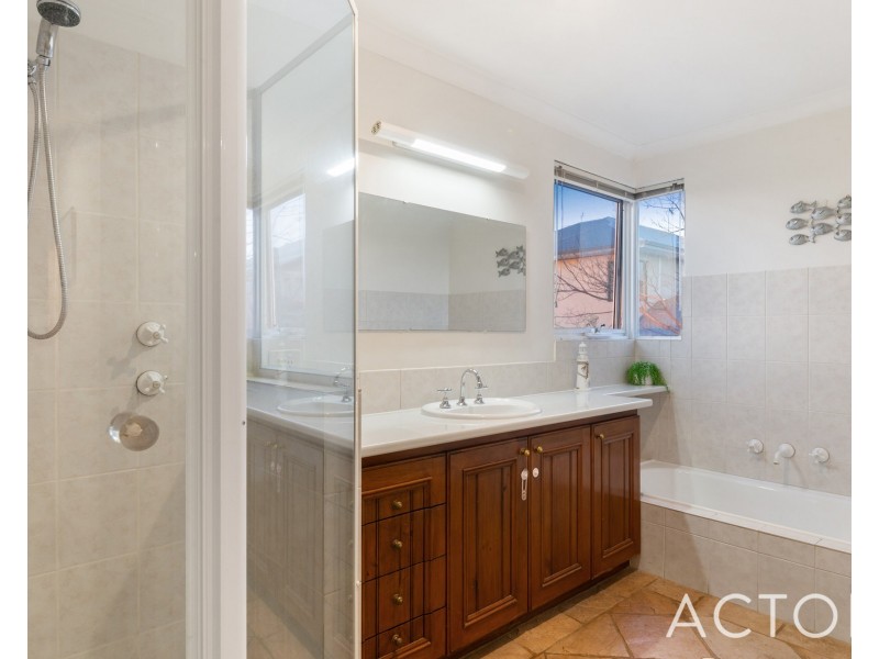 12 Geordie Court, Coogee WA 6166