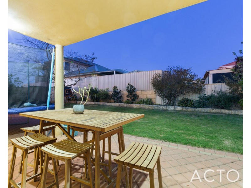 12 Geordie Court, Coogee WA 6166
