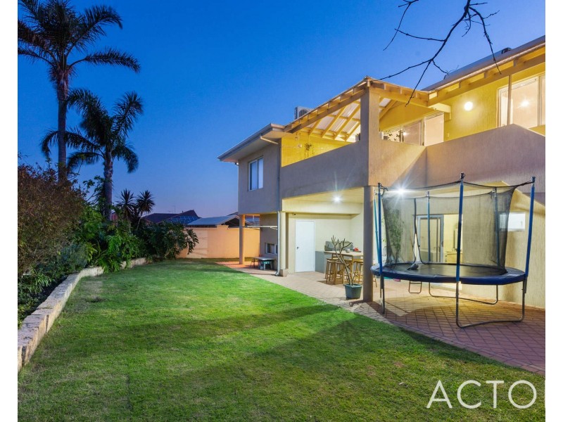 12 Geordie Court, Coogee WA 6166