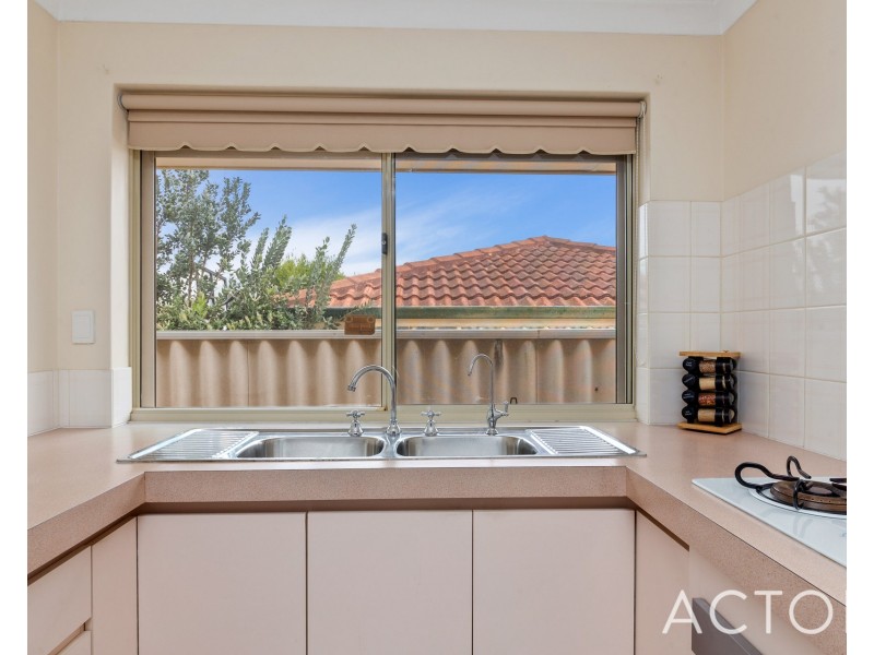 1B Okra Court (Lake Coogee), Munster WA 6166