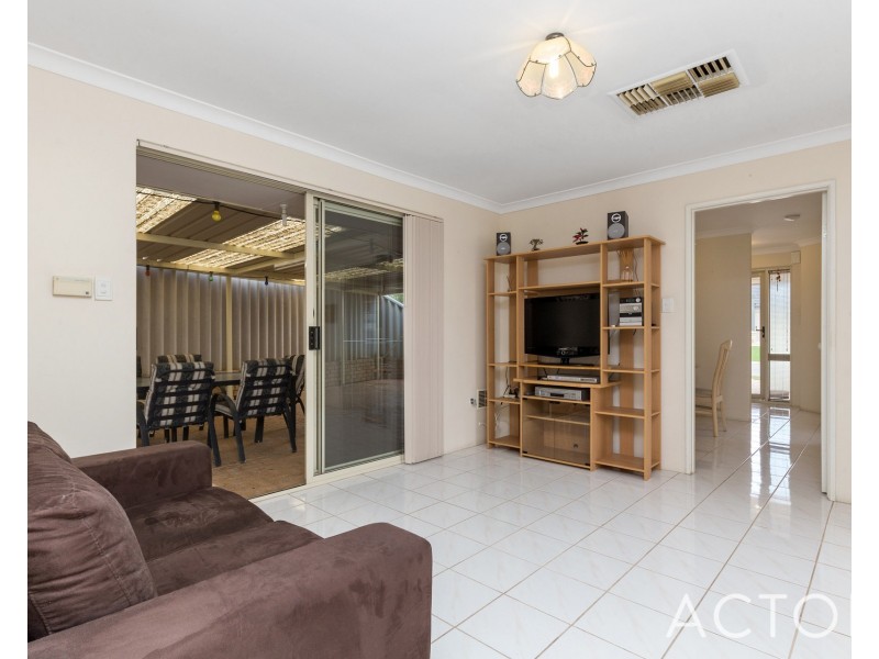 1B Okra Court (Lake Coogee), Munster WA 6166