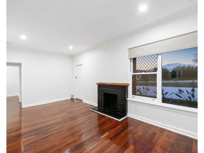 21 Hilory Street, Coolbellup WA 6163