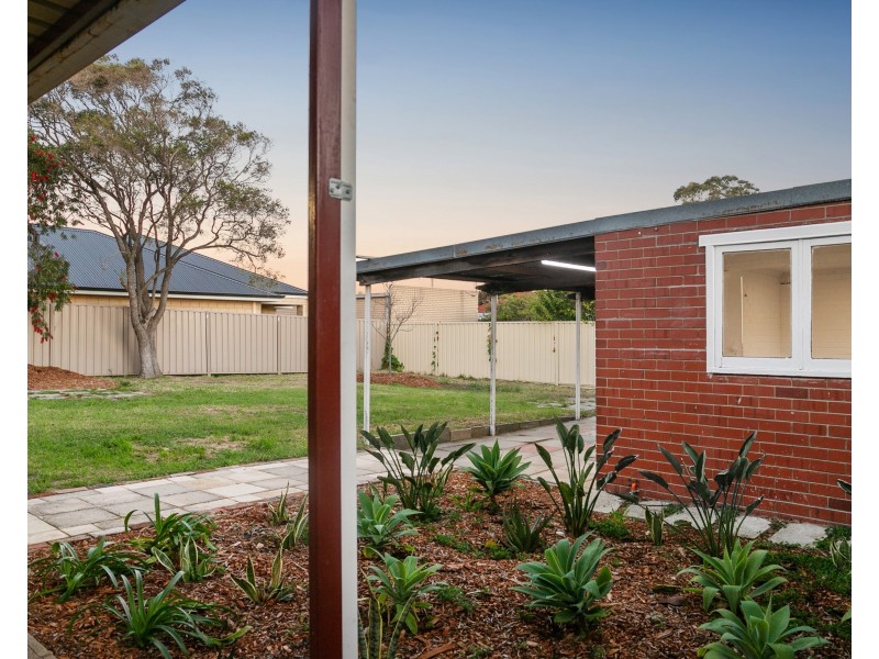 21 Hilory Street, Coolbellup WA 6163