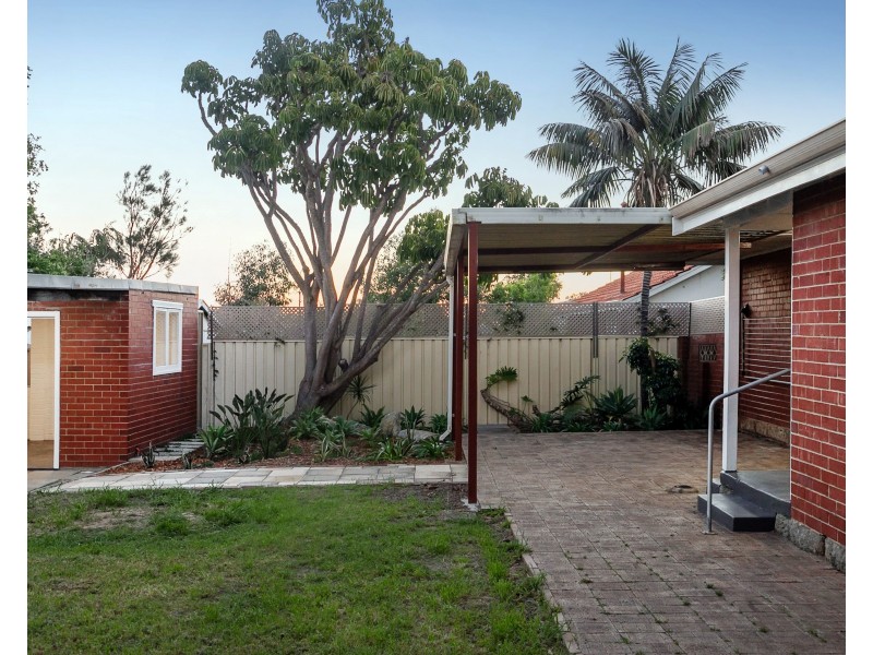 21 Hilory Street, Coolbellup WA 6163