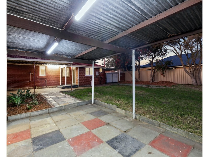 21 Hilory Street, Coolbellup WA 6163