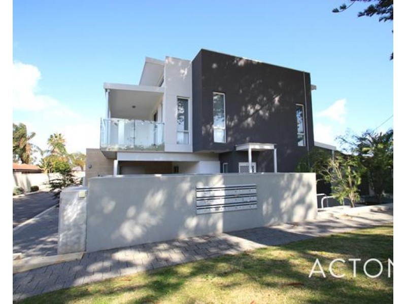 2/7 Goldsmith Road, Spearwood WA 6163