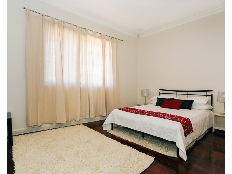 16 Counsel Road, Coolbellup WA 6163