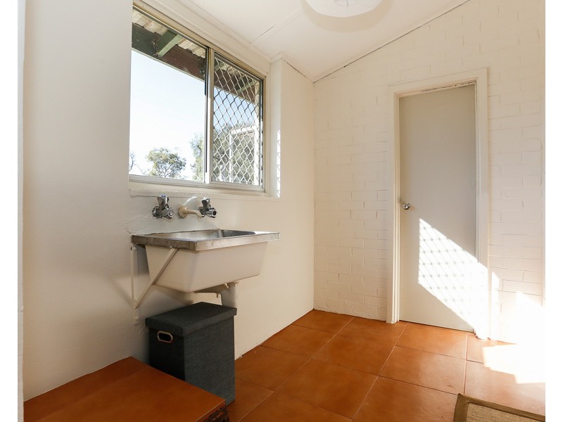 16 Counsel Road, Coolbellup WA 6163