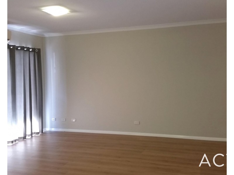 27/2 Stockton Bend, Cockburn Central WA 6164