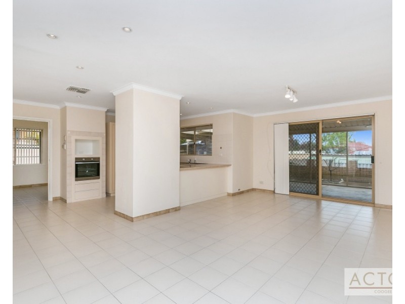 67 Barrington Street, Munster WA 6166