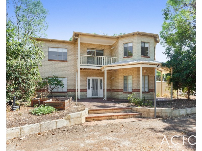 100 Verna Court, Cockburn Central WA 6164
