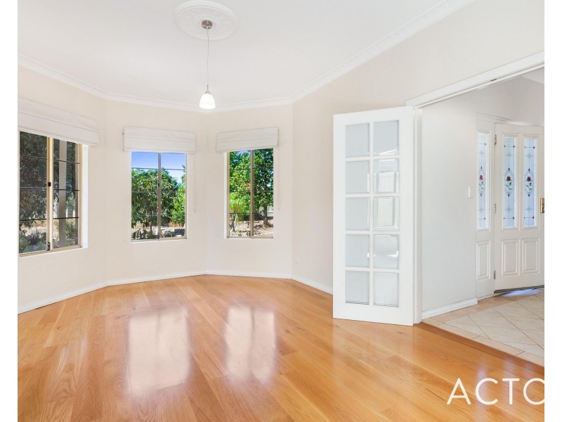 100 Verna Court, Cockburn Central WA 6164