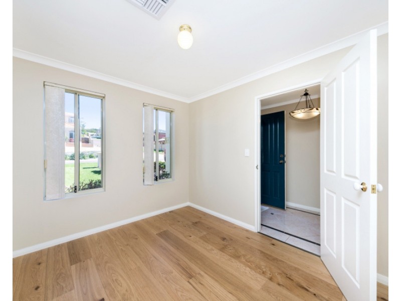 22A Sumich Gardens, Coogee WA 6166