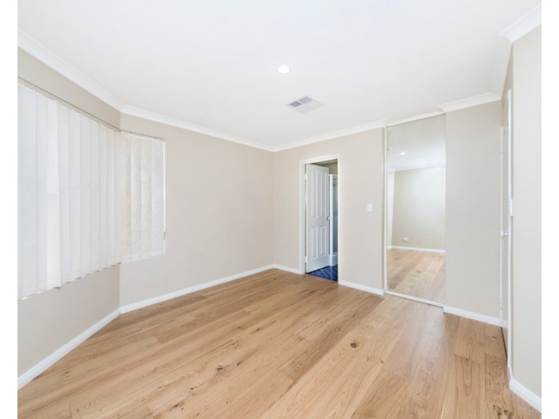 22A Sumich Gardens, Coogee WA 6166