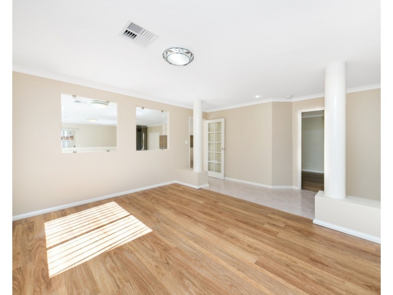 22A Sumich Gardens, Coogee WA 6166