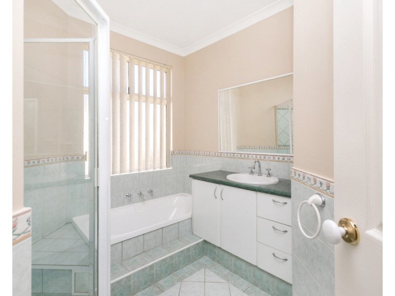 22A Sumich Gardens, Coogee WA 6166