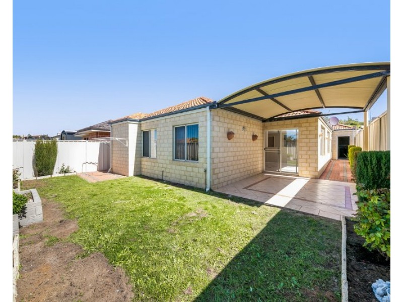 22A Sumich Gardens, Coogee WA 6166