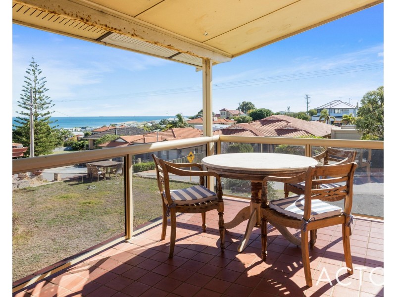39 Beach Road, Coogee WA 6166