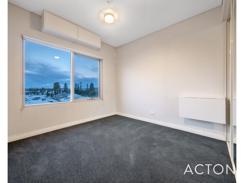 16/52 Rollinson Road, North Coogee WA 6163