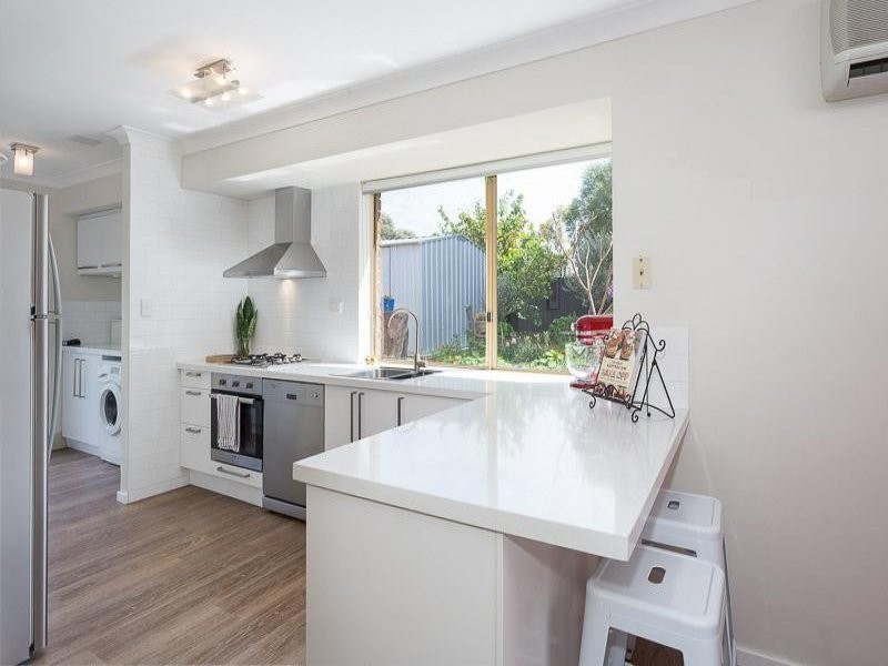 9 Grassbird Loop, Yangebup WA 6164