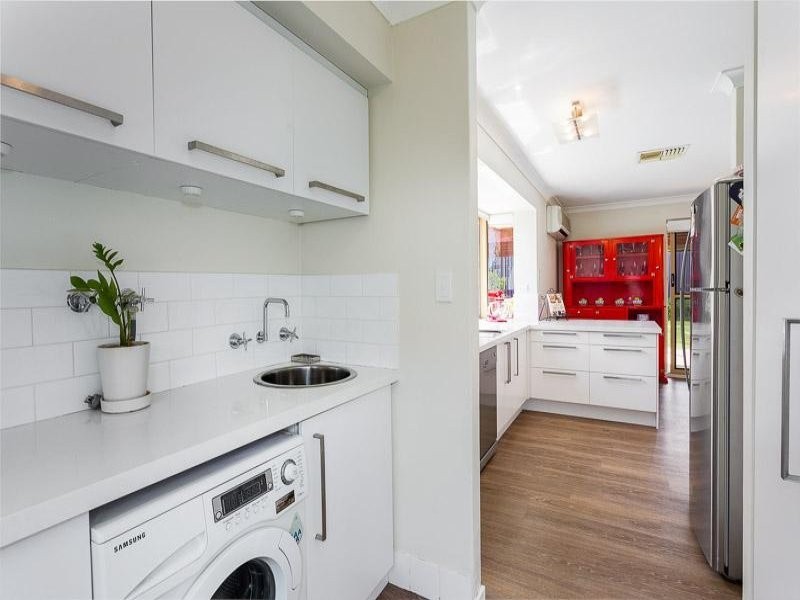 9 Grassbird Loop, Yangebup WA 6164