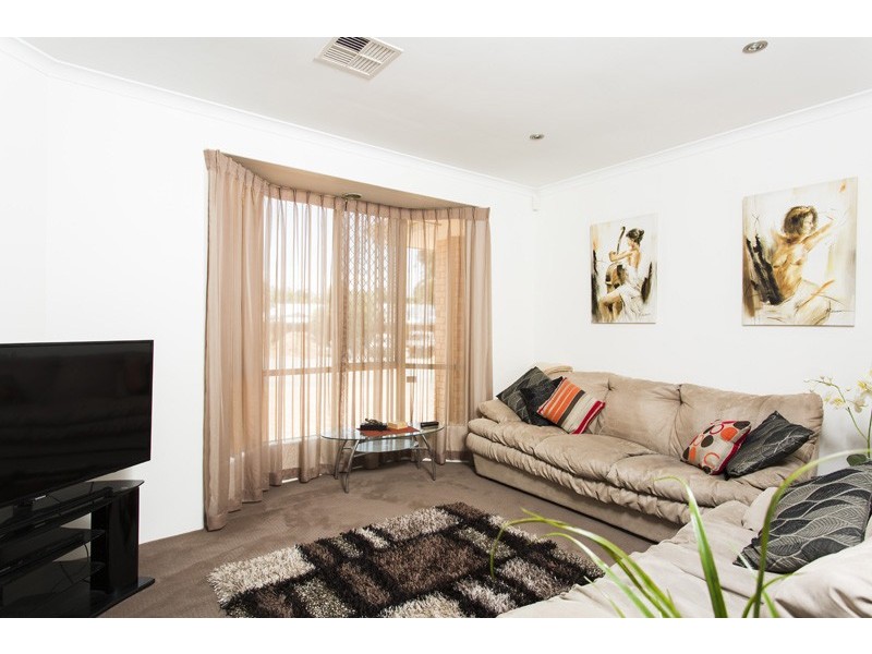 10 Dover Place, Yangebup WA 6164