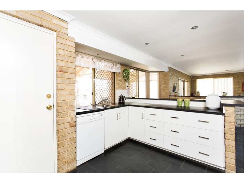 10 Dover Place, Yangebup WA 6164