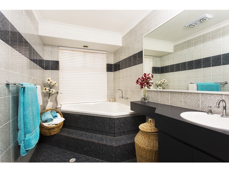 10 Dover Place, Yangebup WA 6164