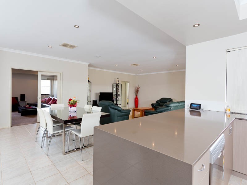 30 Camden Boulevard, Aubin Grove WA 6164