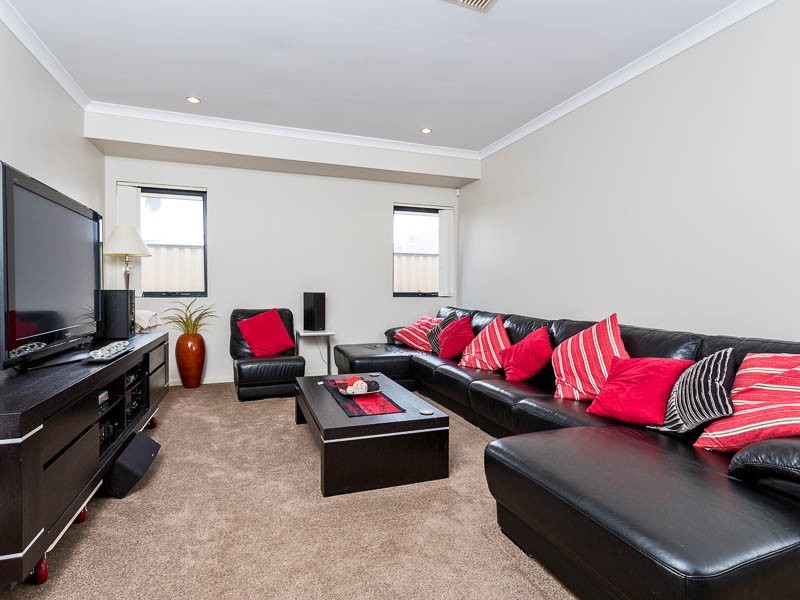 30 Camden Boulevard, Aubin Grove WA 6164