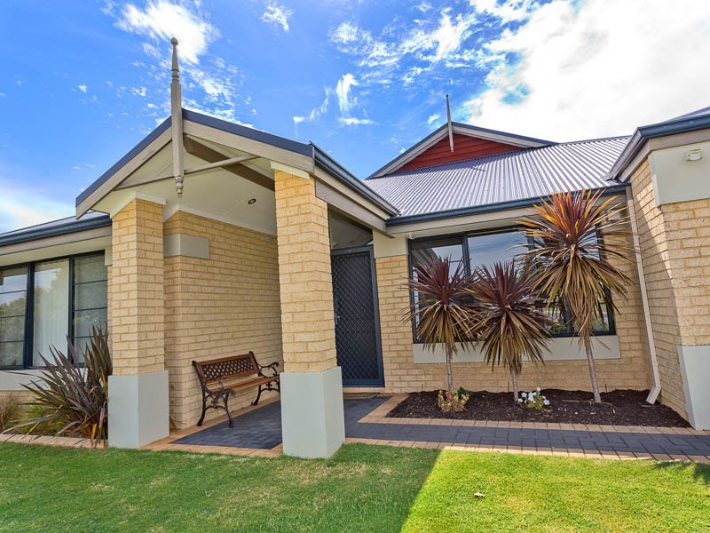 30 Camden Boulevard, Aubin Grove WA 6164