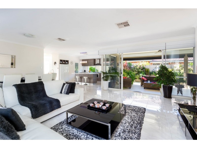 65 Peregrine Circle, Beeliar WA 6164