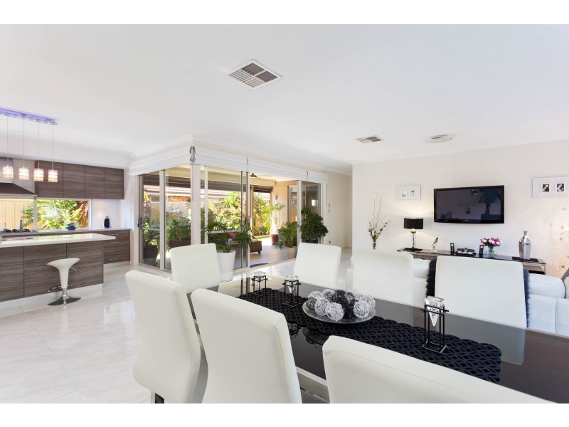 65 Peregrine Circle, Beeliar WA 6164