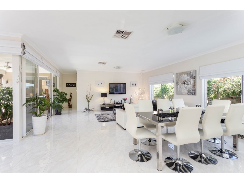 65 Peregrine Circle, Beeliar WA 6164