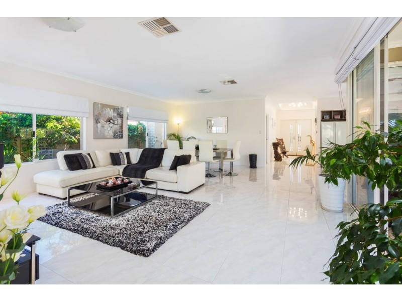 65 Peregrine Circle, Beeliar WA 6164