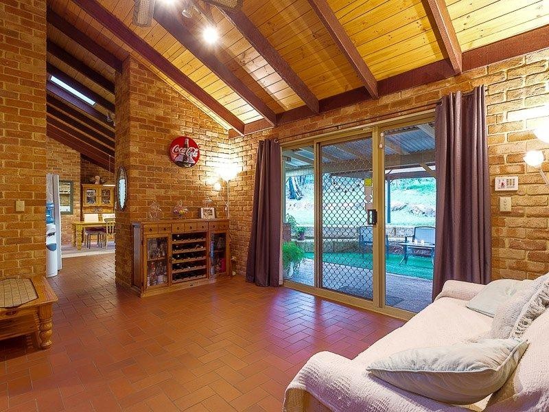 108 Chevin Road, Roleystone WA 6111