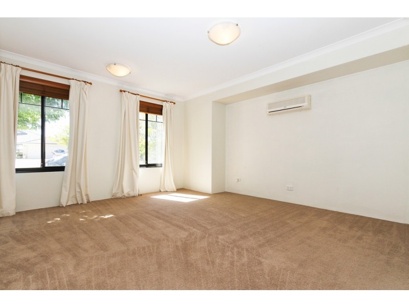 20 The Lakes Boulevard, Jandakot WA 6164